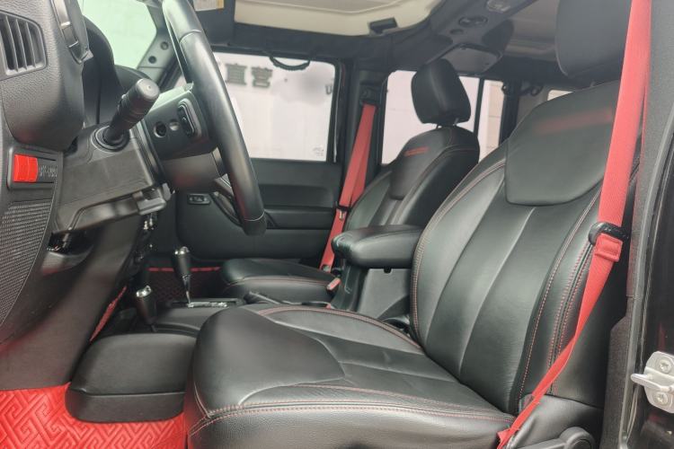 Used Jeep Wrangler 2017 3.6L Rubicon Recon 10th Anniversary Limited Collector's Edition Left Front Seat