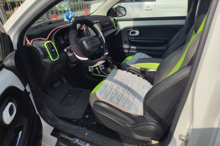 Used Roewe Clever 2021 302 km New Four-Seater Super-Efficient Version
