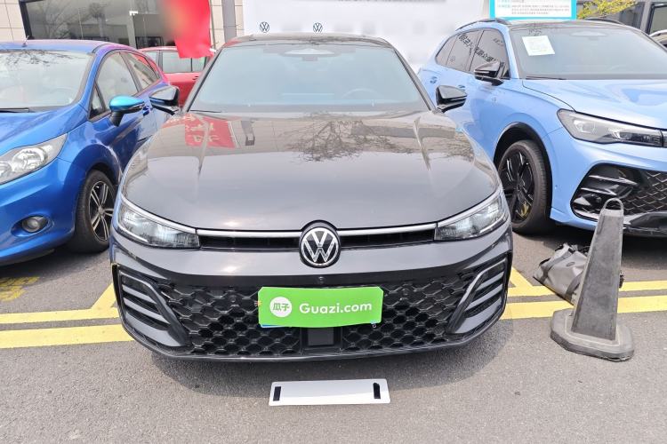 Used Volkswagen Passat 2025 Pro 380TSI Starry Dragon Luxury Edition Front