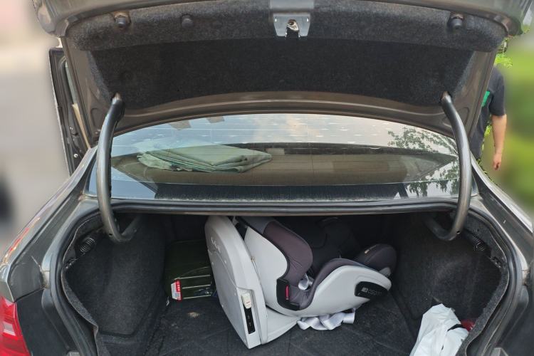 Used Volkswagen Bora 2013 1.6L Automatic Luxury Model Trunk