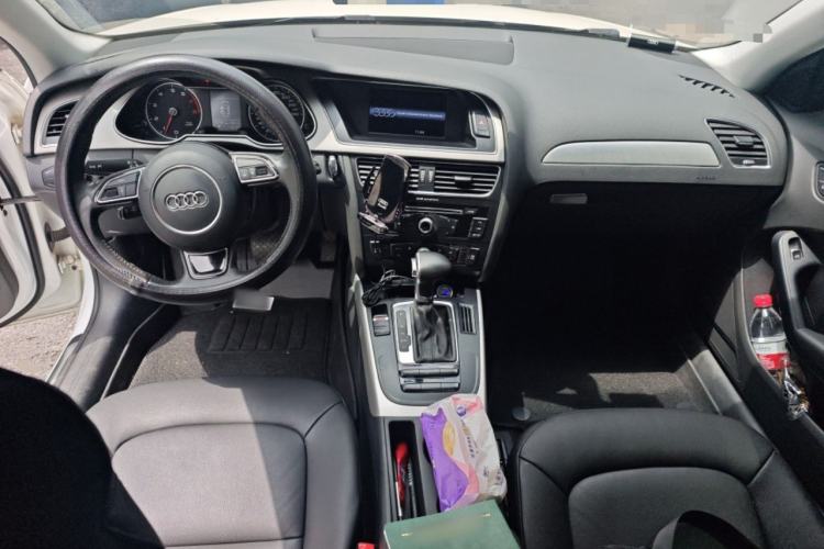 Used Audi A4L 2013 35 TFSI Automatic Standard Model Center Console