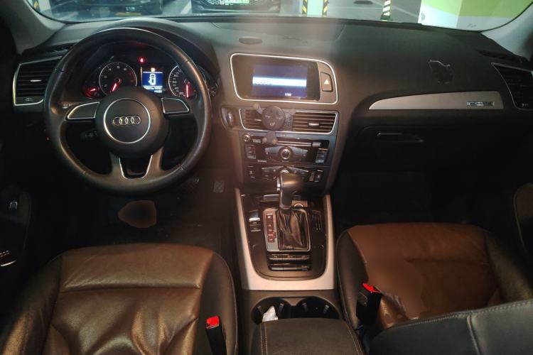 Used Audi Q5 2017 Plus 40 TFSI Ambition Model
