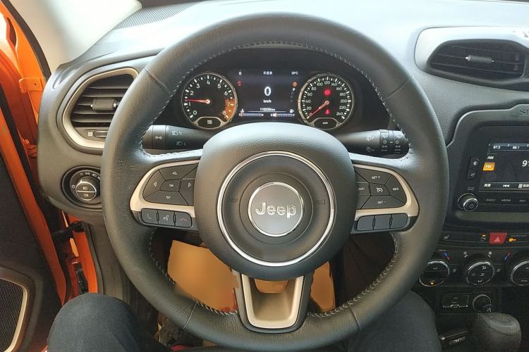 Used Jeep Renegade 2016 1.4T Automatic Smart Edition Steering Wheel