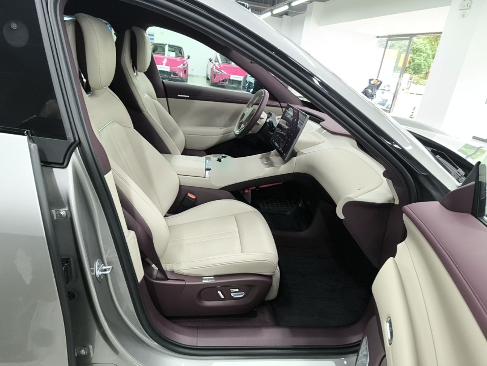 Xiaomi Auto YU7 2025 Ultra-Long Range Rear-Wheel Drive Version — снимка 19