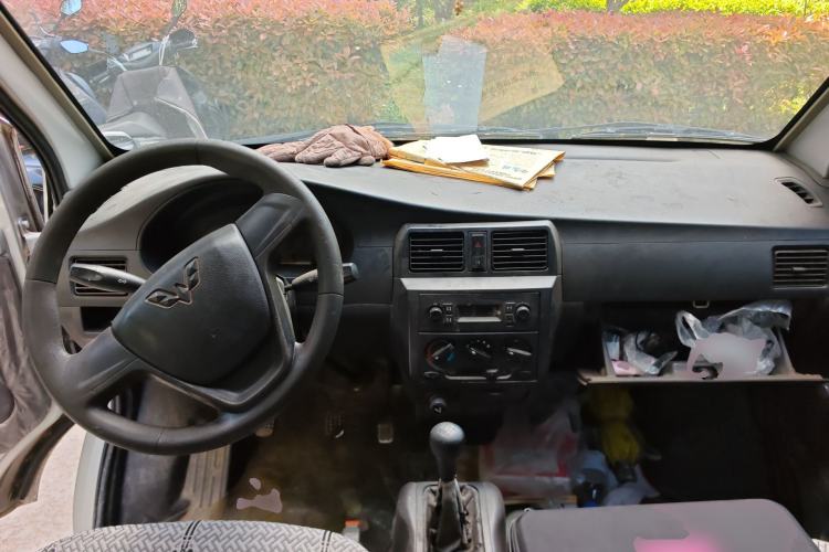 Used Wuling Rongguang 2012 1.2L Extended Basic Version LJY Center Console