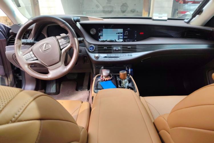 Used Lexus LS 2018 500h Excellence Edition China VI standard