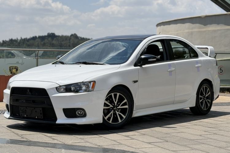 Used Mitsubishi Lancer EX 2016 1.8L Manual Black-and-White Retro Edition
