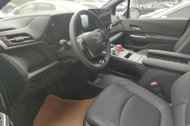 Used Toyota SIENNA 2024 2.5L Hybrid Four-Wheel Drive Prestige Edition