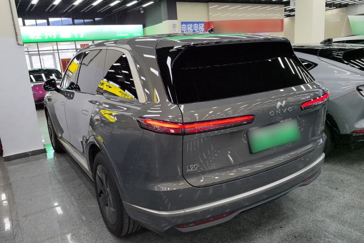 Used ONVO Luxeed L90 2025 Model—Max Six-Seater Version
