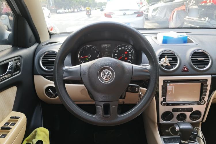 Used Volkswagen Lavida 2011 1.6L Automatic Premium Edition Steering Wheel