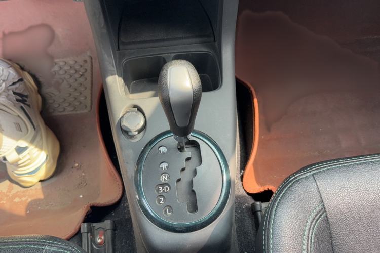 Used Suzuki Swift 2016 1.5L Automatic Fashionable Coolplay Edition Gear Lever