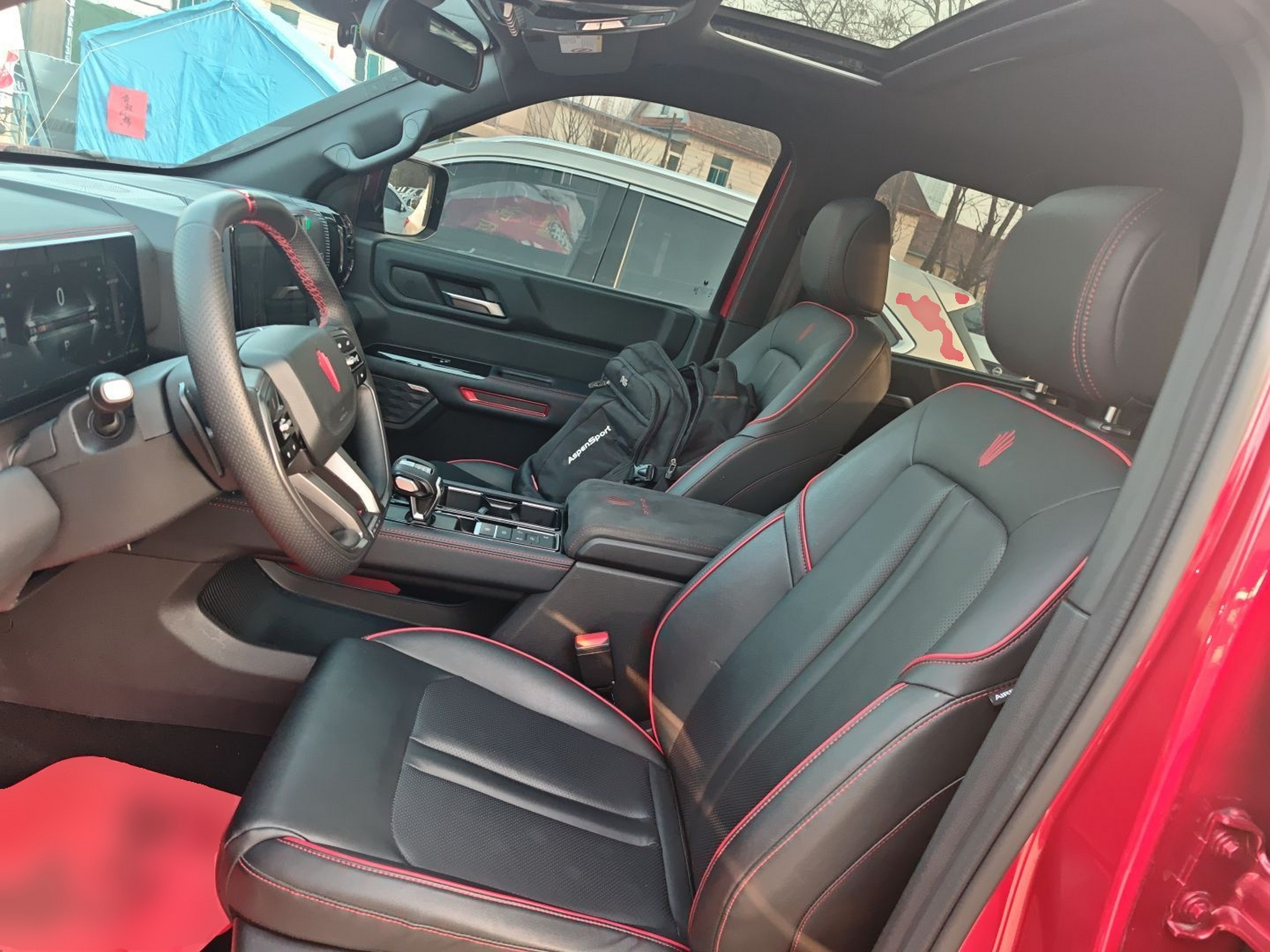 المقاعد الأمامية داخل السيارة