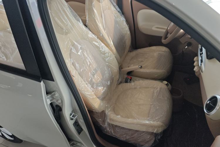 Used Wuling Hongguang MINIEV 2025 Four-Door Version Advanced Edition Right Front Seat