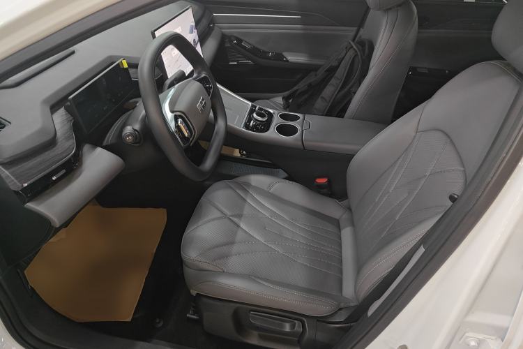 Used Geely Galaxy L6 2025 EM-i 140km Long-Range Version
