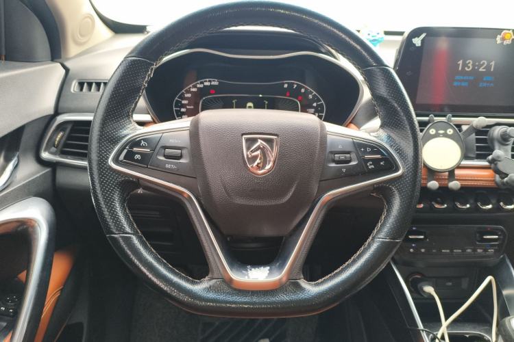 Used Baojun 510 2017 1.5L Manual Fashion Model
