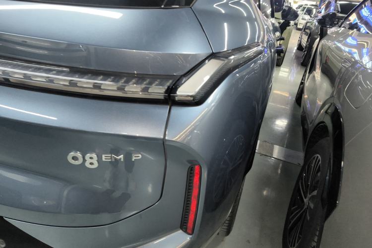 Used Lynk & Co 08 EM-P 2025 220 km All-Wheel-Drive Performance Halo