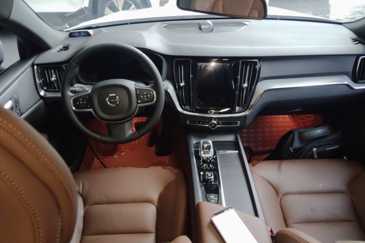 Used Volvo S60 2024 B4 Zhiyi Luxury Edition Center Console