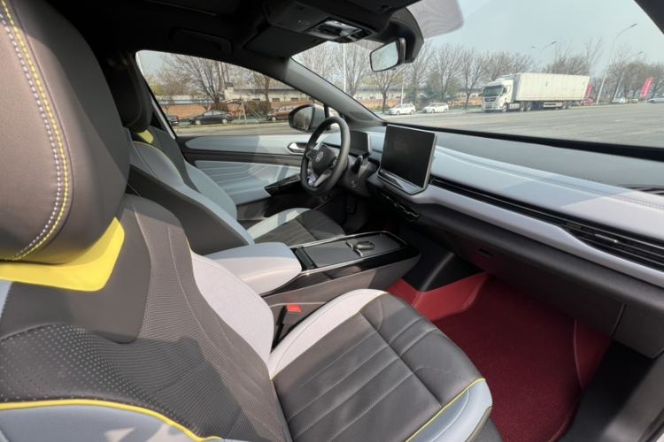 Used Volkswagen ID.4 X 2025 Smart Version Pure & Intelligent Enjoyment Edition
