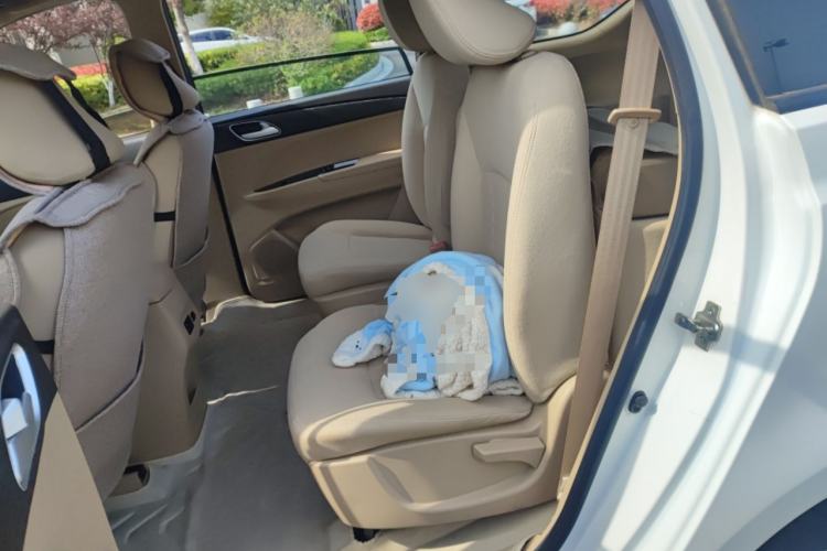 Used Baojun 730 2016 Revised 1.5L Manual Standard Version 7 Seats China V Emission Standard