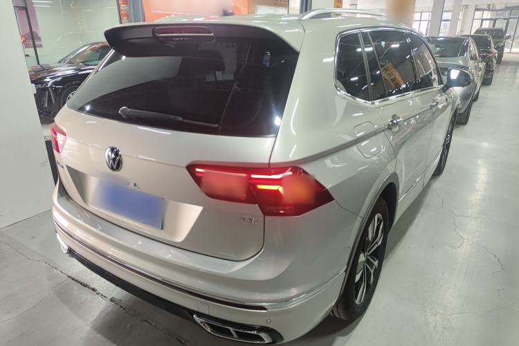 Used Volkswagen Tiguan L 2023 330TSI Automatic Two-Wheel Drive R-Line Enjoyment Edition
