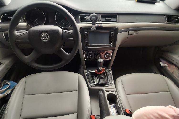 Used Skoda Superb 2013 1.4TSI DSG Sport Edition Center Console