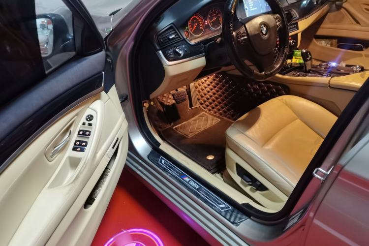 Used BMW 5 Series 2011 523Li Leading Model