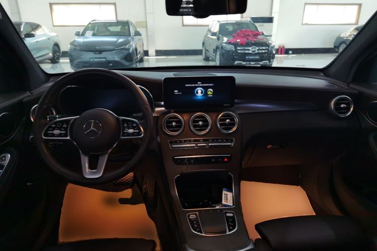 Used Mercedes-Benz GLC 2020 Facelift GLC 300 L 4MATIC Dynamic Edition