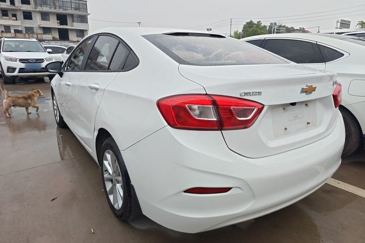 Used Chevrolet Cruze 2017 1.5L Manual Pioneer Edition
