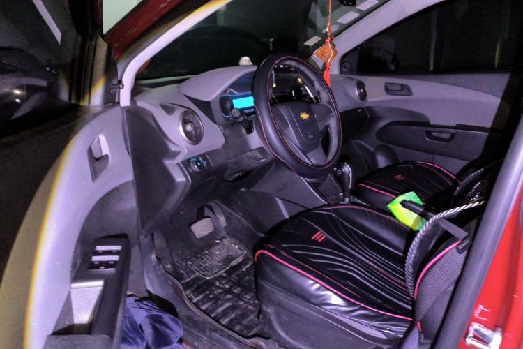 Used Chevrolet Aveo Sonic 2014 Sedan 1.4SL AT Fashion Edition Driver Seat