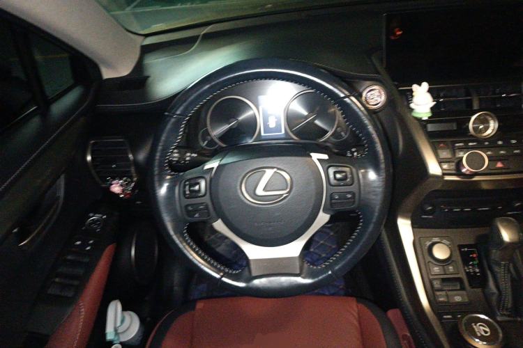 Used Lexus NX 2015 300h Front-Drive Fēngshàng Edition
