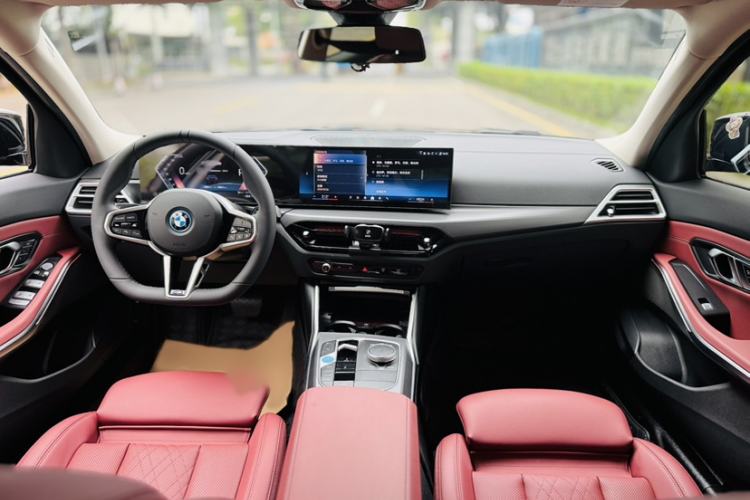 Used BMW i3 2025 eDrive 35 L
