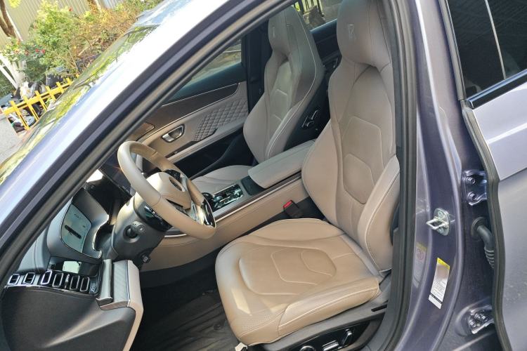 Used BYD Han 2024 EV Glory Edition 610 km All-Wheel Drive "Tian Shen Zhi Jia" Intelligent Driving Model
