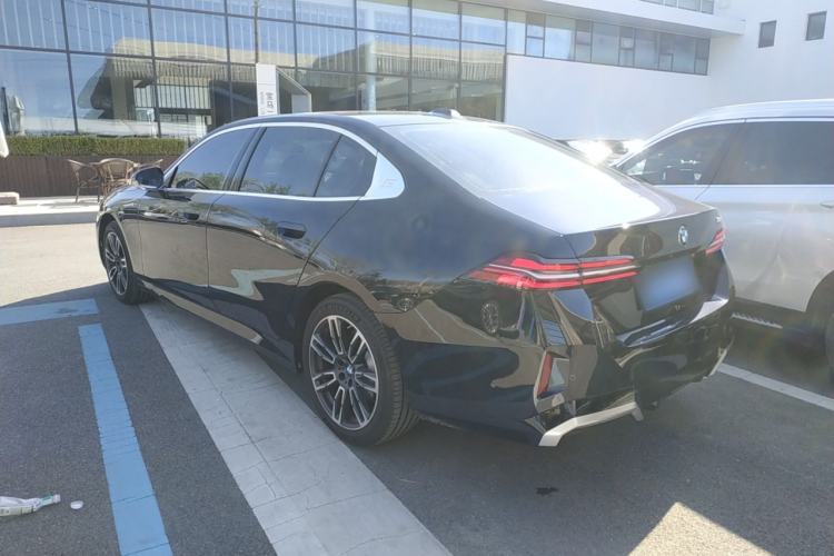 Used BMW 5 Series 2025 530Li Leading Model M Sport Package Rear Left 45 Deg