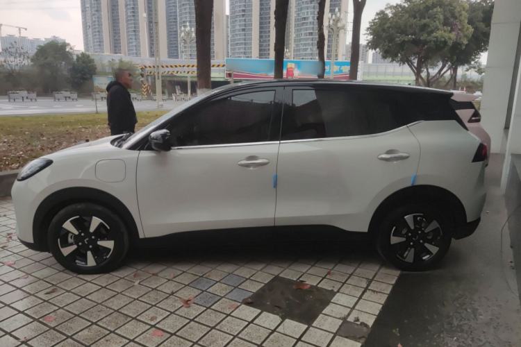 Used Wuling Bingo PLUS 2024 330 km Range Five-Seater Version