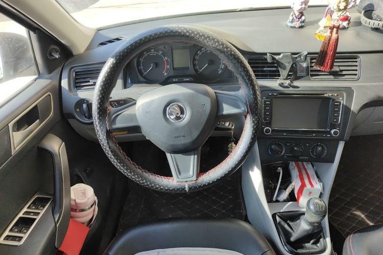 Used Skoda Rapid 2016 1.6L Manual Front-Wheel-Drive Version