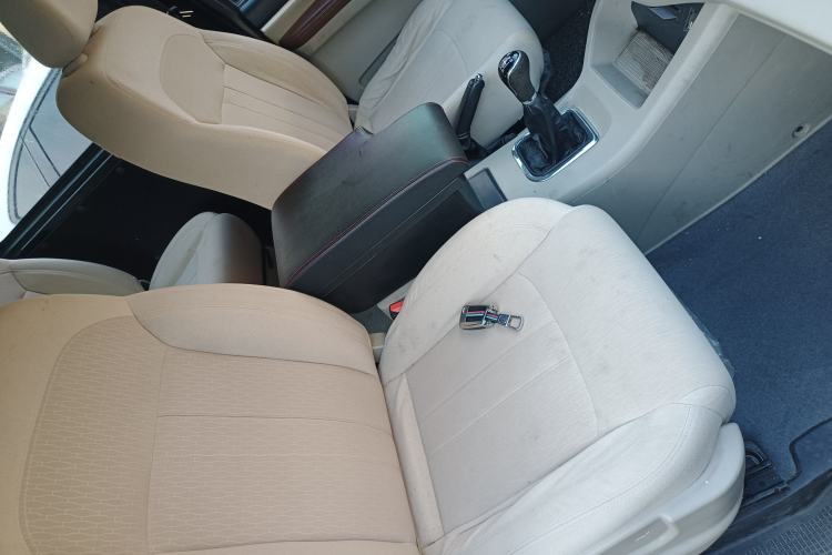 Used FORTHING Lingzhi 2020 M5L 1.6L Base Model 7 Seats