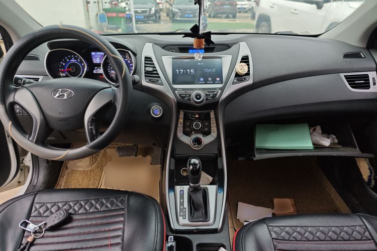 Used Hyundai Elantra (5th Generation / Langdong) 2015 1.6L Automatic Leading Model Center Console