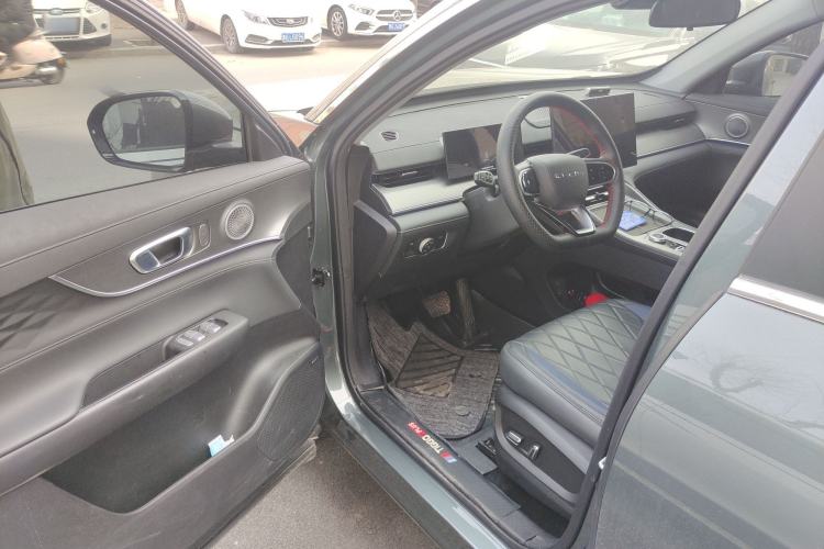 Used Chery Tiggo 8 PLUS 2025 290TGDI DCT Luxury 7-Seater Driver Seat