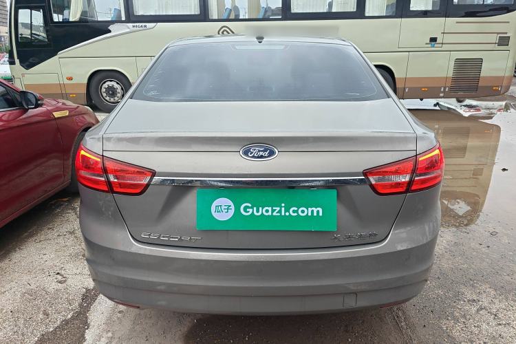 Used Ford Escort 2015 1.5L Automatic Fashion Model
