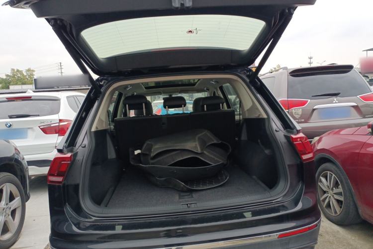 Used Volkswagen Tiguan L 2019 Revised 330TSI Automatic Two-Wheel Drive Smart & Luxury Edition China VI Standard Trunk