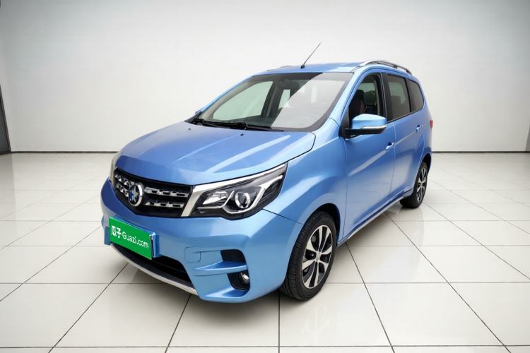 Used Venucia M50V 2017 1.6L XL CVT Luxury Edition Guazi used car, China used car export, Used car for sale, Used cars, Cheapest cars for sale