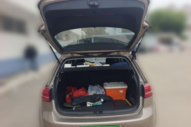 Used Volkswagen Golf 2016 1.6L Automatic Fashion Model