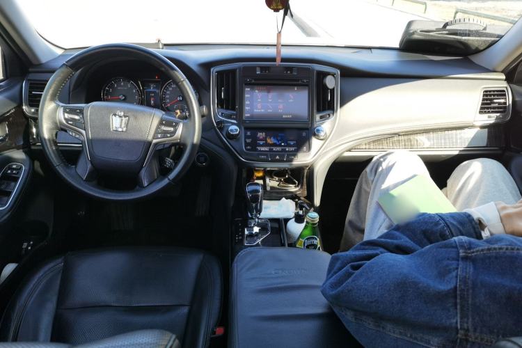 Used Toyota Crown 2015 2.0T Fashion Edition
