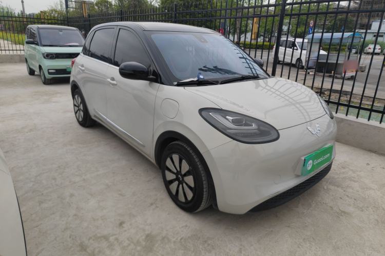 Used Wuling Bingo 2023 333 km Lingxi Connected Version Front Right 45 Deg