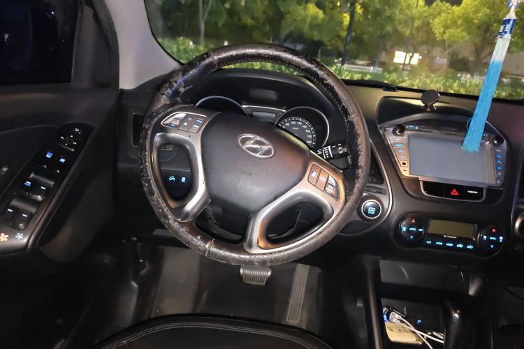 Used Hyundai ix35 2010 2.0L Automatic Two-Wheel Drive Elite Edition GLS Steering Wheel