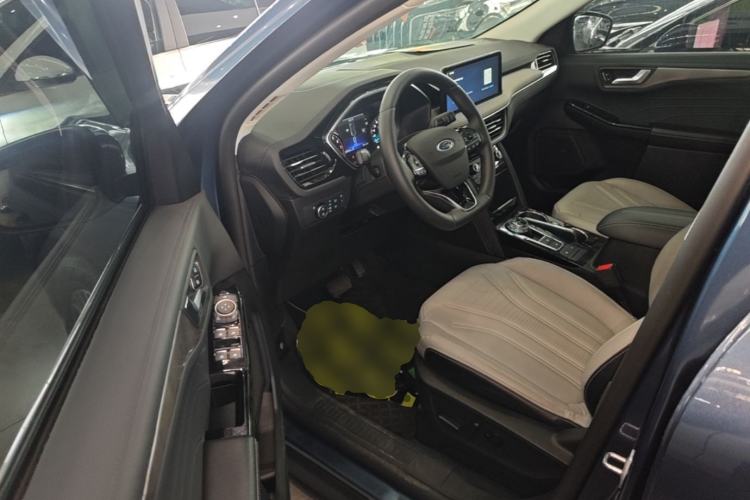 Used Ford Escape 2020 EcoBoost 245 Two-Wheel-Drive Titanium Edition Driver Seat