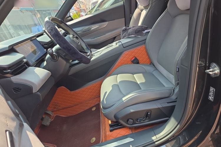 Used Lynk & Co 08 EM-P 2025 120km Long-Range Pro Left Front Seat