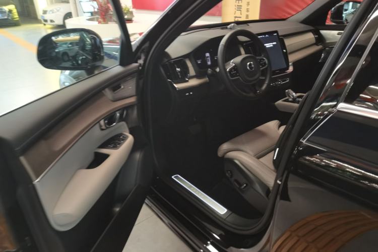 Used Volvo XC90 New Energy 2025 Facelifted T8 Luxury Flagship 7-Seater