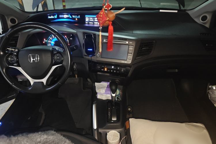 Used Honda Civic 2013 10th Anniversary 1.8L Automatic Luxury Edition Center Console