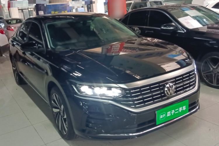 Used Volkswagen Passat 2023 Revised 330TSI Elite Edition Front Right 45 Deg